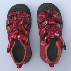 Keen Newport Waterproof H2 Sandals - Size 2 EUC
